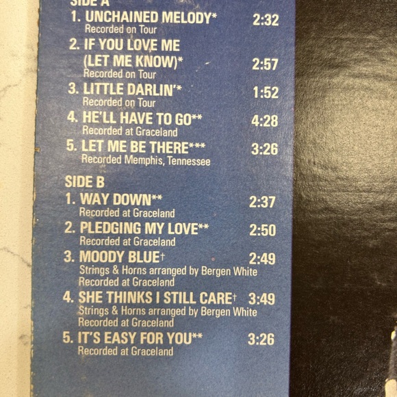 Elvis Presley Moody Blue vinyl record. 💿 - Picture 3 of 8